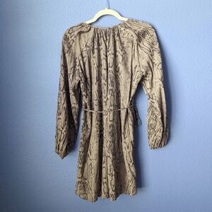 Women's GB Long Sleeve Snake Print Dress Tie Waist Beige Brown XS Round Neck EUC